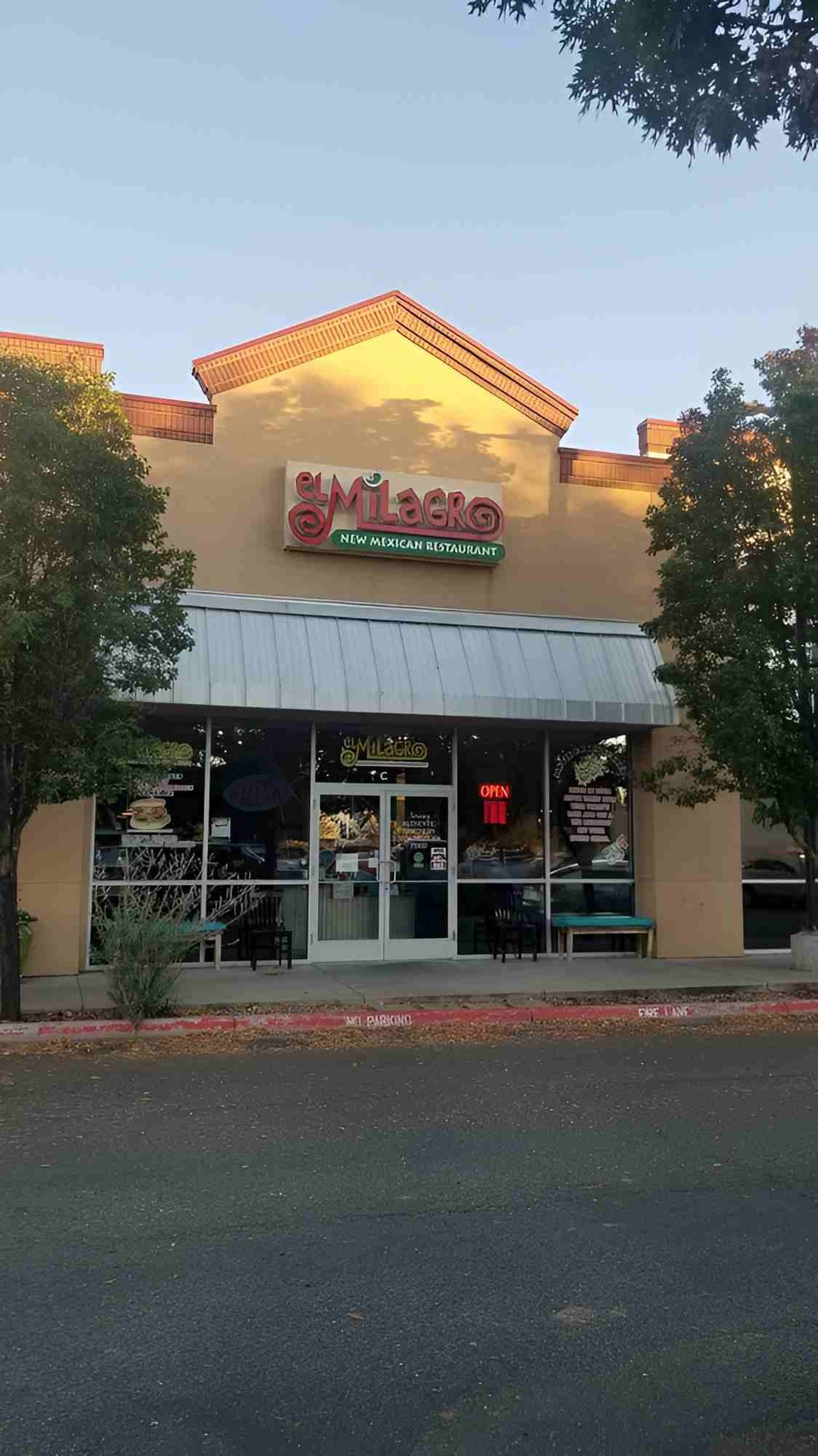 Welcome to El Milagro Restaurant