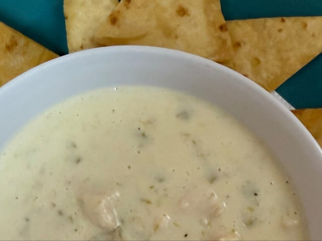 CUP CREAM OF GREEN CHILE CHICKEN SOUP.